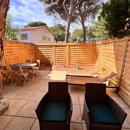 Sympathique Studio En Rez De Jardin Dans Residence Hyères Eksteriør bilde