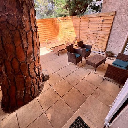 Sympathique Studio En Rez De Jardin Dans Residence Hyères Eksteriør bilde