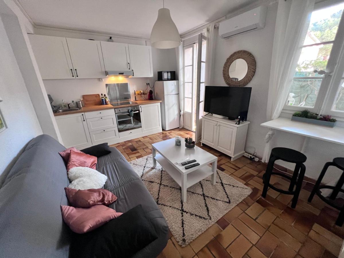 Sympathique Studio En Rez De Jardin Dans Residence Hyères Eksteriør bilde